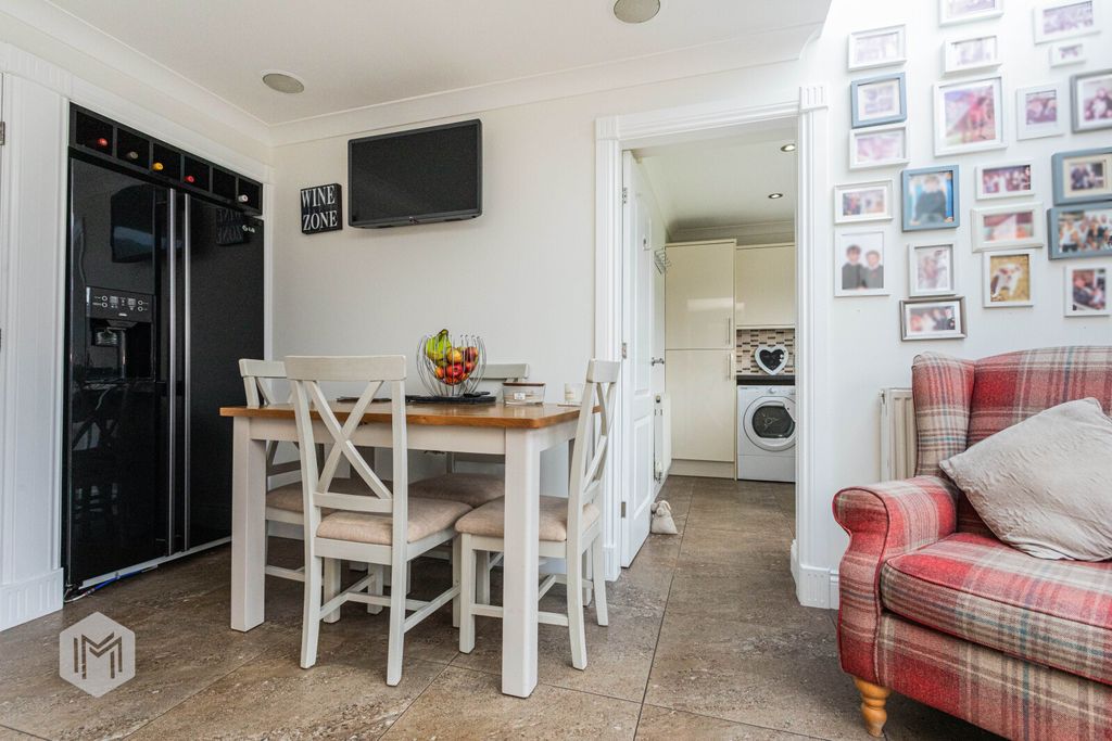 Property photo 3 of 21 Picture No. 11