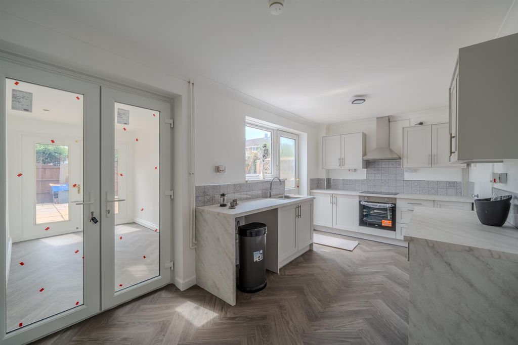 Property photo 1 of 21 23 Neyland Path-11.Jpg