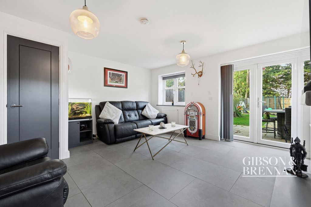 Property photo 1 of 21