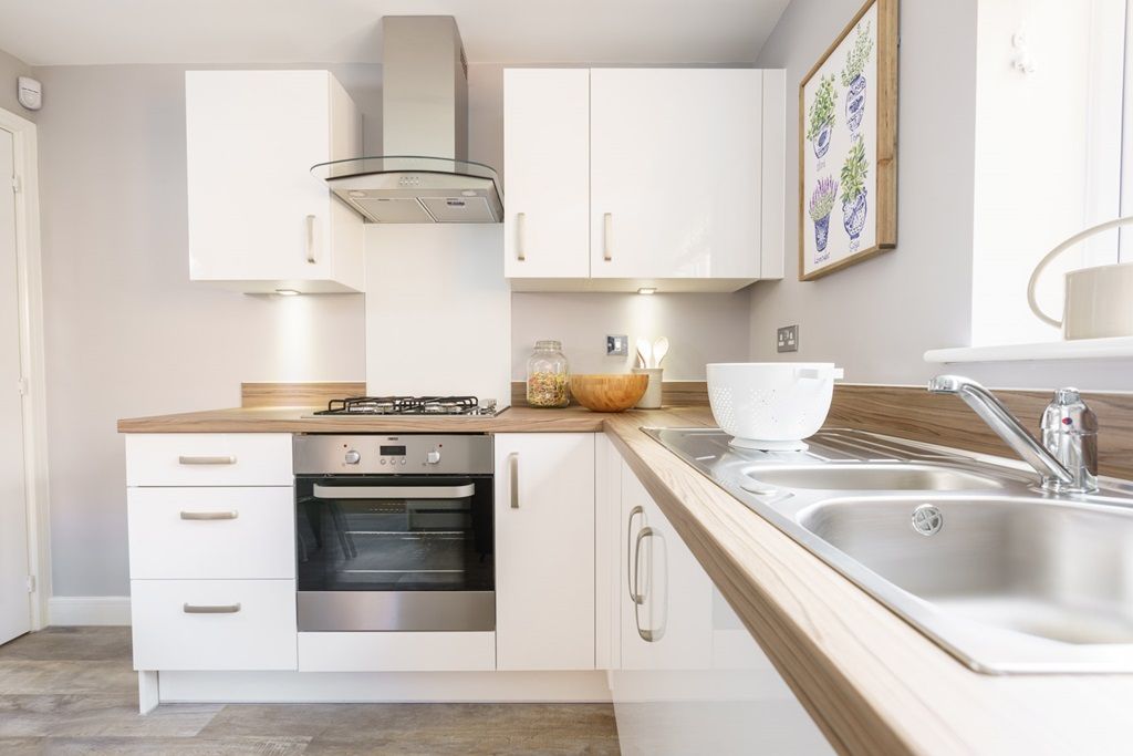 Property photo 3 of 12 Modern Easy To Clean Kitchen