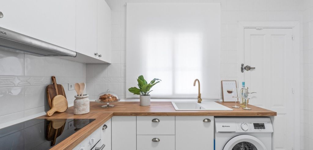 Property photo 2 of 37