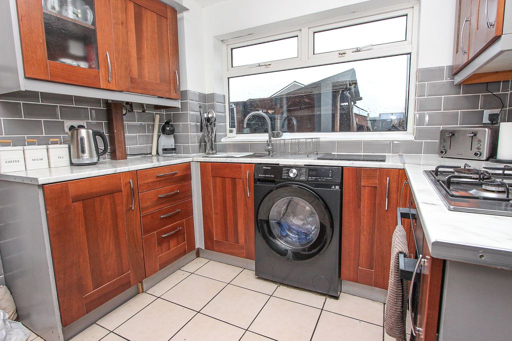 Property photo 2 of 13 Kitchen