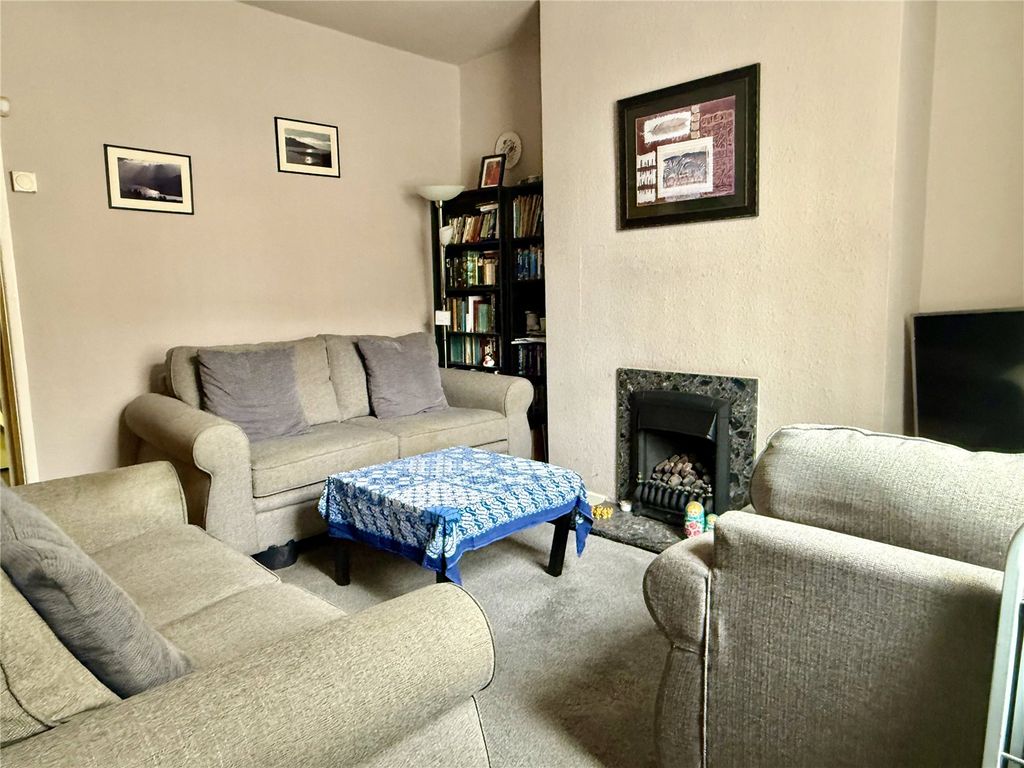 Property photo 2 of 11 Living Room