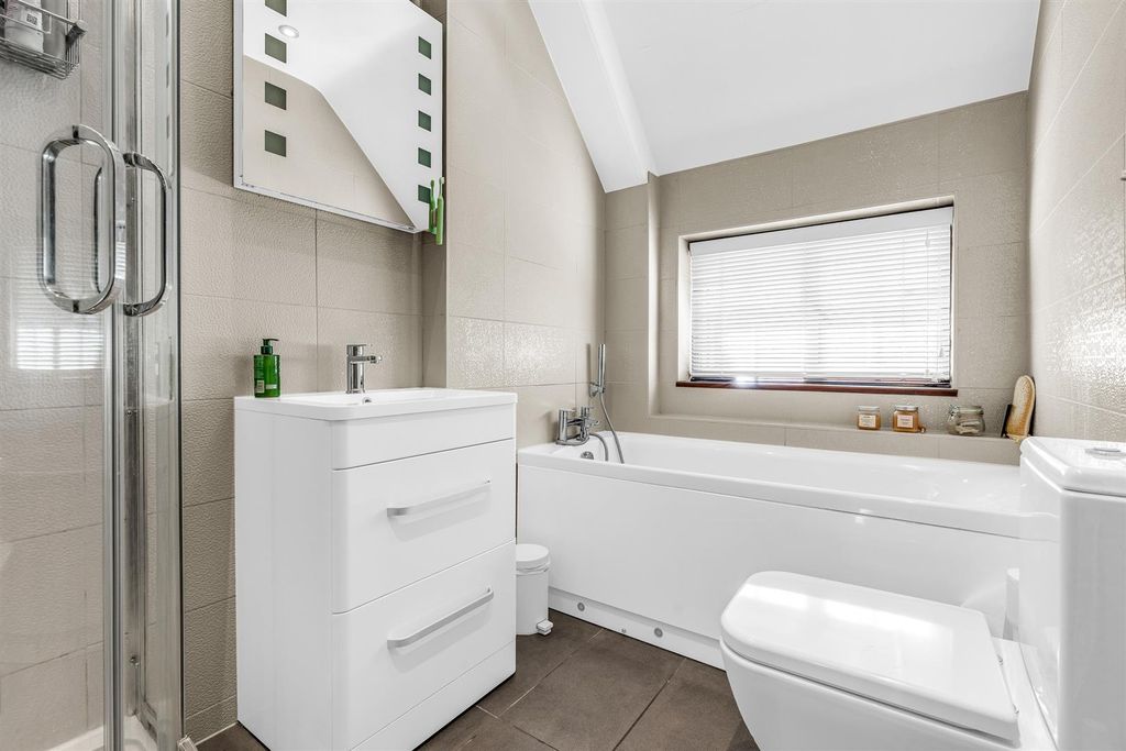 Additional image 37 of 5 bed detached house for saleBullocks Lane, Hertford SG13