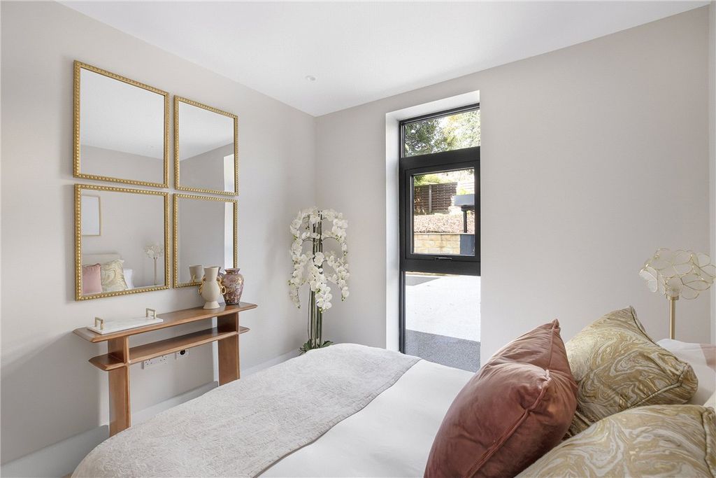 Additional image 9 of 2 bed flat for saleApartment 3, Robin Hill, Clifford Road, Ilkley, West Yorkshire LS29