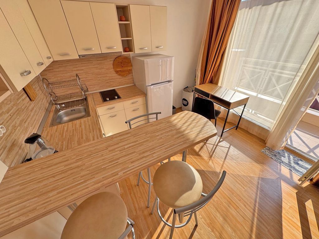 Property photo 3 of 12