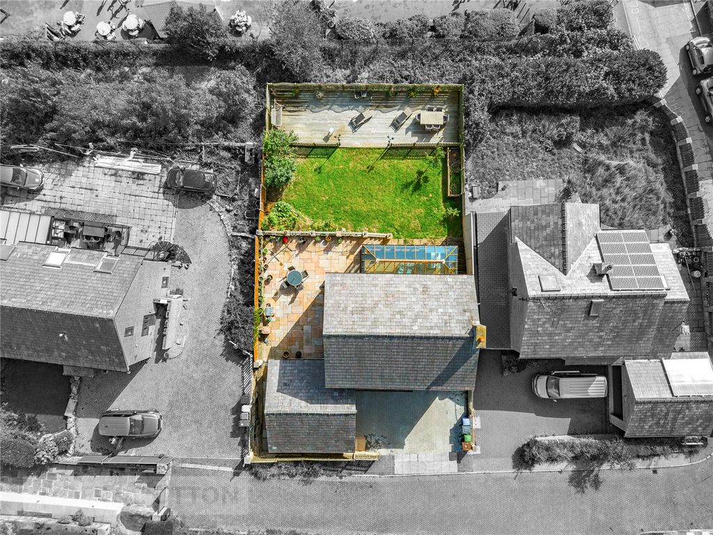 Property photo 2 of 24 External