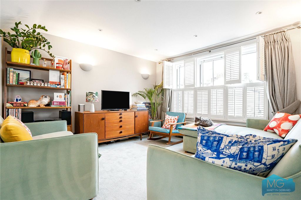 Property photo 2 of 17 Picture No. 15