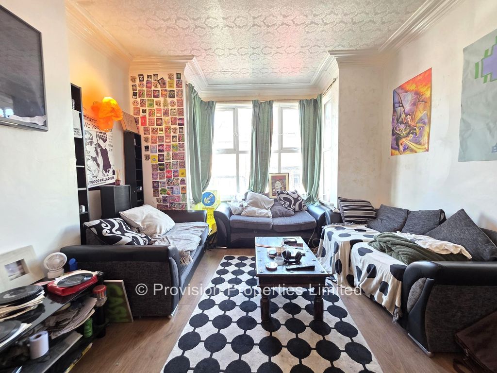 Property photo 3 of 9 Photo