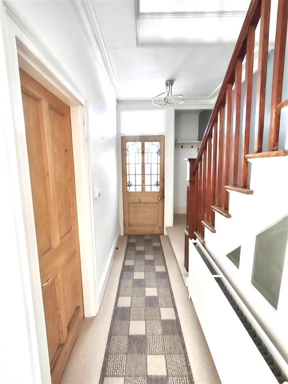 Property photo 3 of 13 Hallway.Jpg