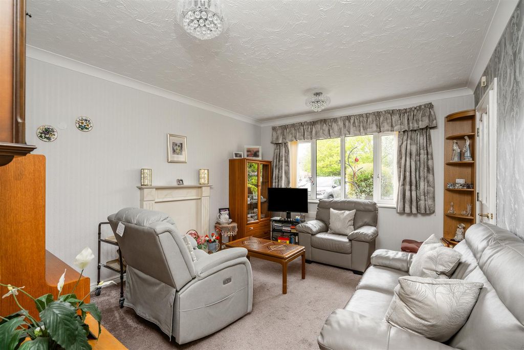 Property photo 2 of 14 Apartment 14 Kingsford Court_5.Jpg