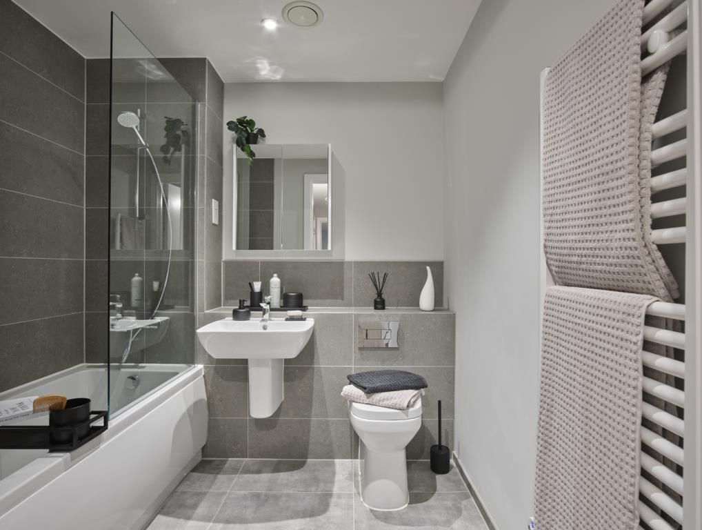 Property photo 3 of 15 Bathroom