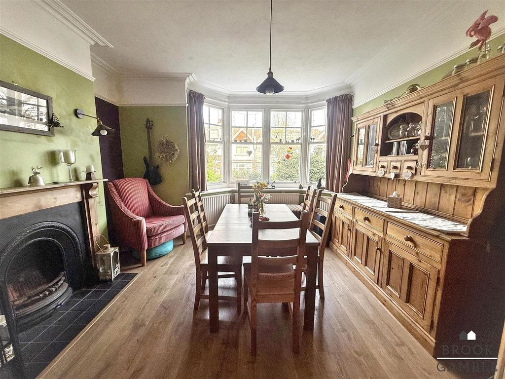 Property photo 3 of 23 01323 438506