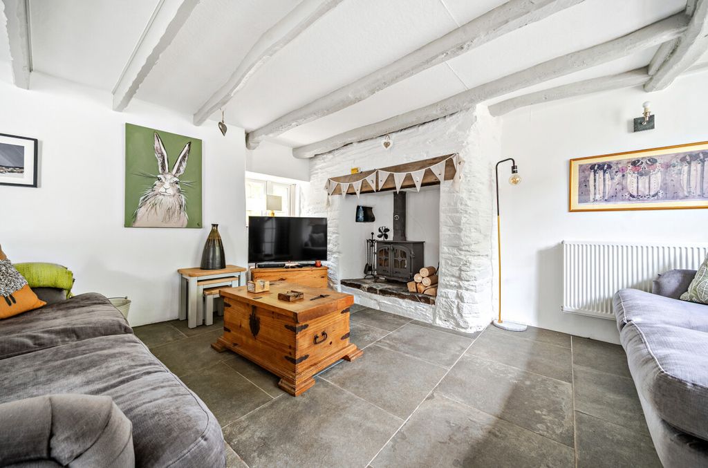 Property photo 3 of 11 1-69F33837Bef54-1...