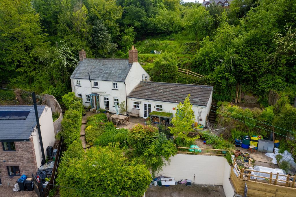 Property photo 1 of 27