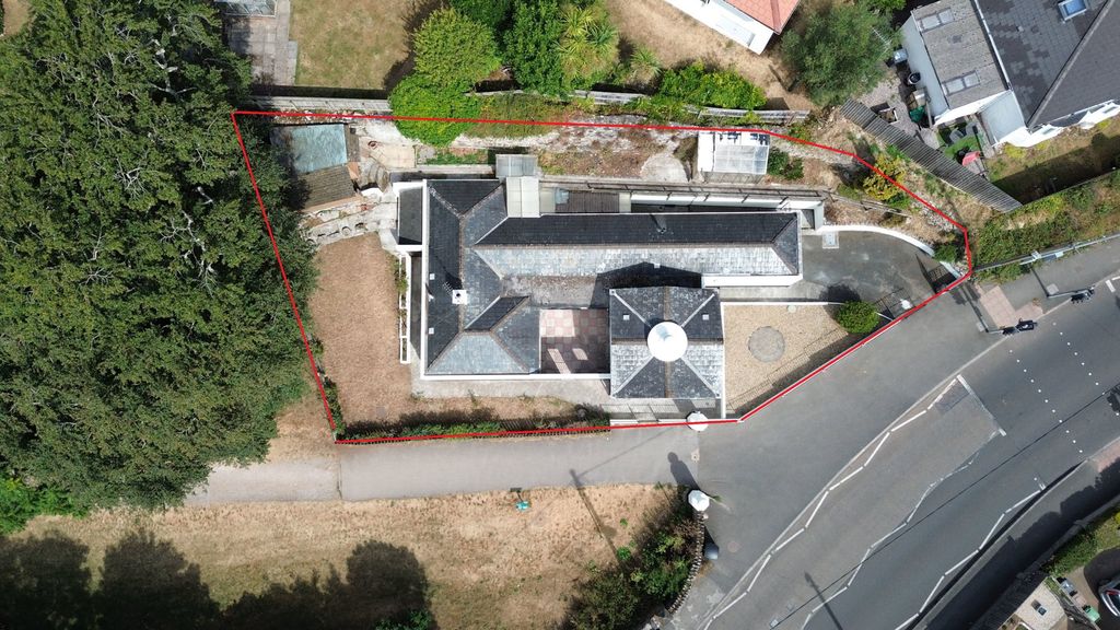 Property photo 2 of 19