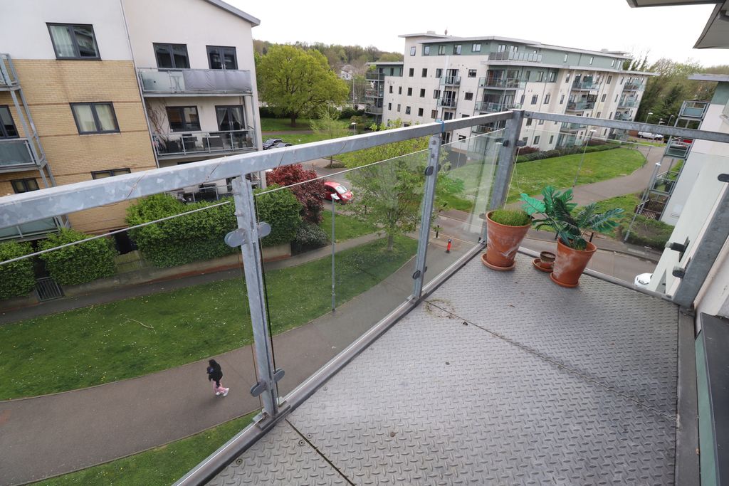 Property photo 3 of 9 Balcony