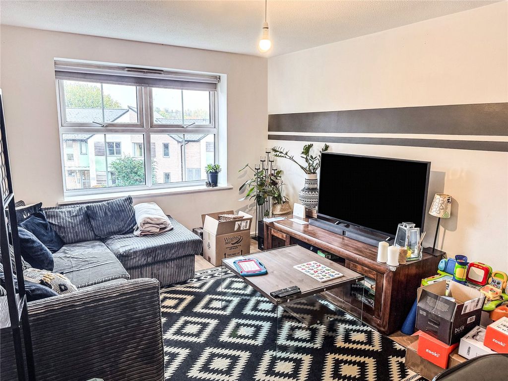 Property photo 3 of 6 Picture No. 09