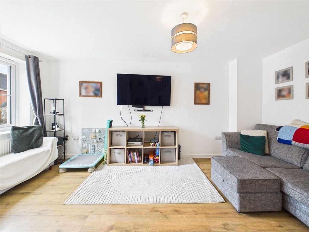 Property photo 3 of 13 Picture No. 17