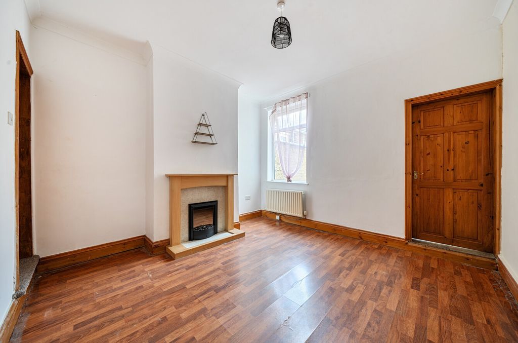 Property photo 3 of 16 1471181-14-6A22Ed...