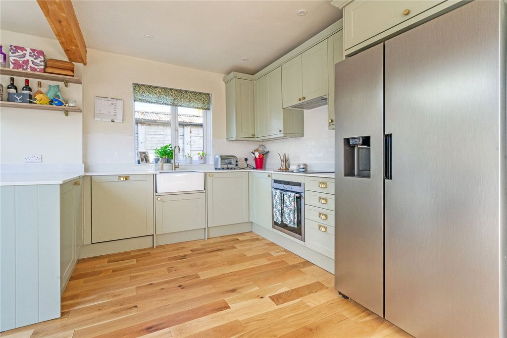 Property photo 3 of 16 Kitchen