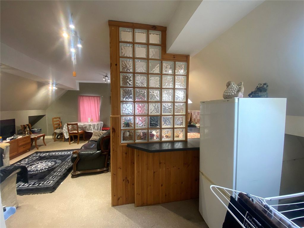 Property photo 2 of 11 Picture No. 05