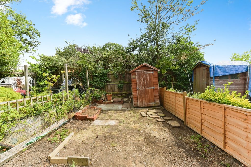 Property photo 3 of 11 Garden