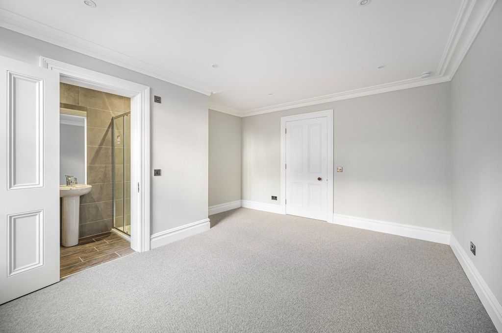 Additional image 14 of 2 bed flat for saleHoward Square, Seafront, Eastbourne BN21