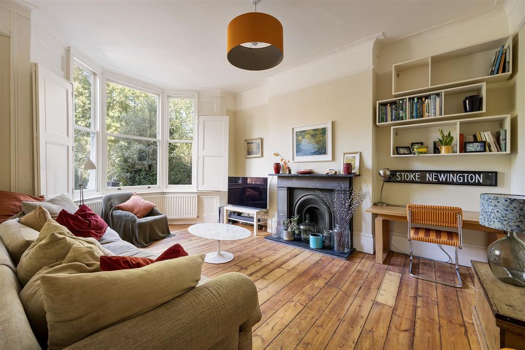 Property photo 1 of 49 Stoke Newington Common, N16