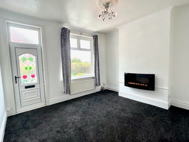 Property photo 2 of 11 Living Room