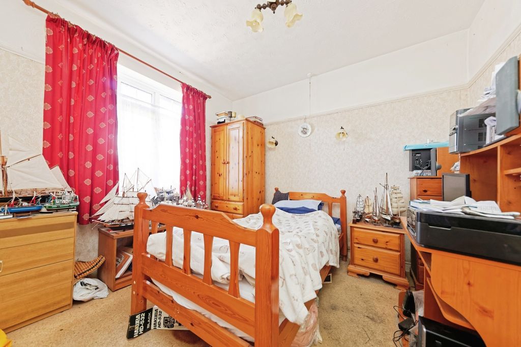 Property photo 3 of 17 Photo