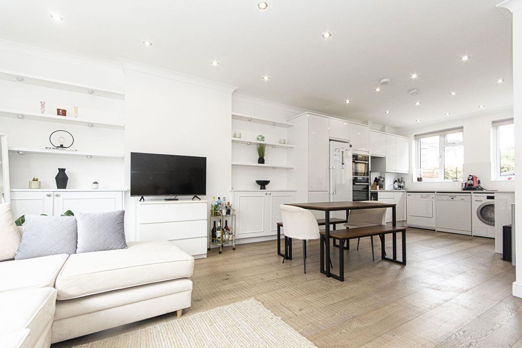 Property photo 1 of 12 Northcote 79A 2023 (10).Jpg