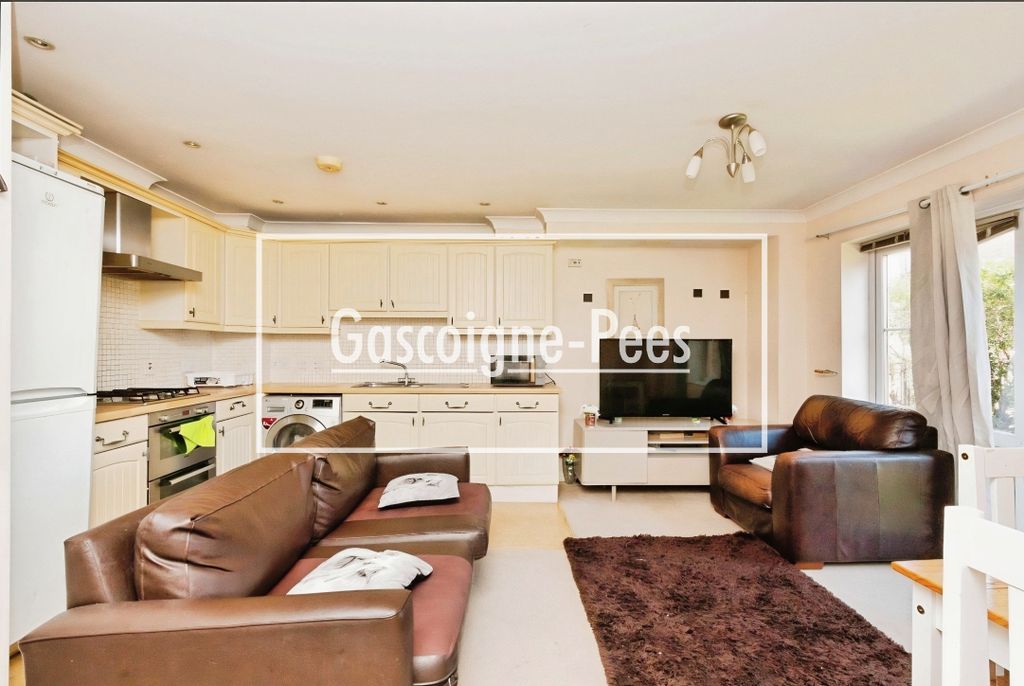 Property photo 2 of 8