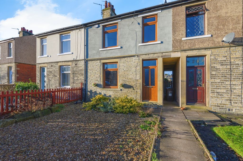 Property photo 1 of 17 Front