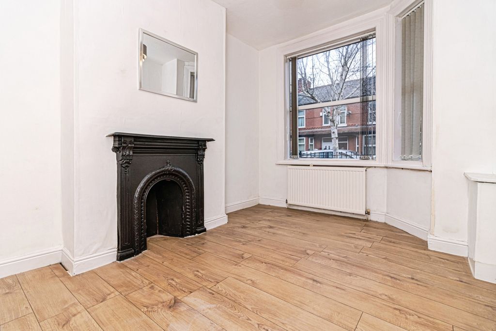 Property photo 2 of 8 Photo