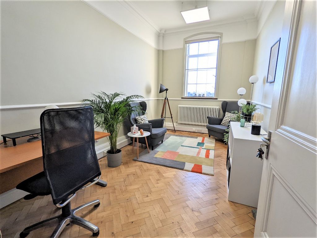 Property photo 3 of 4