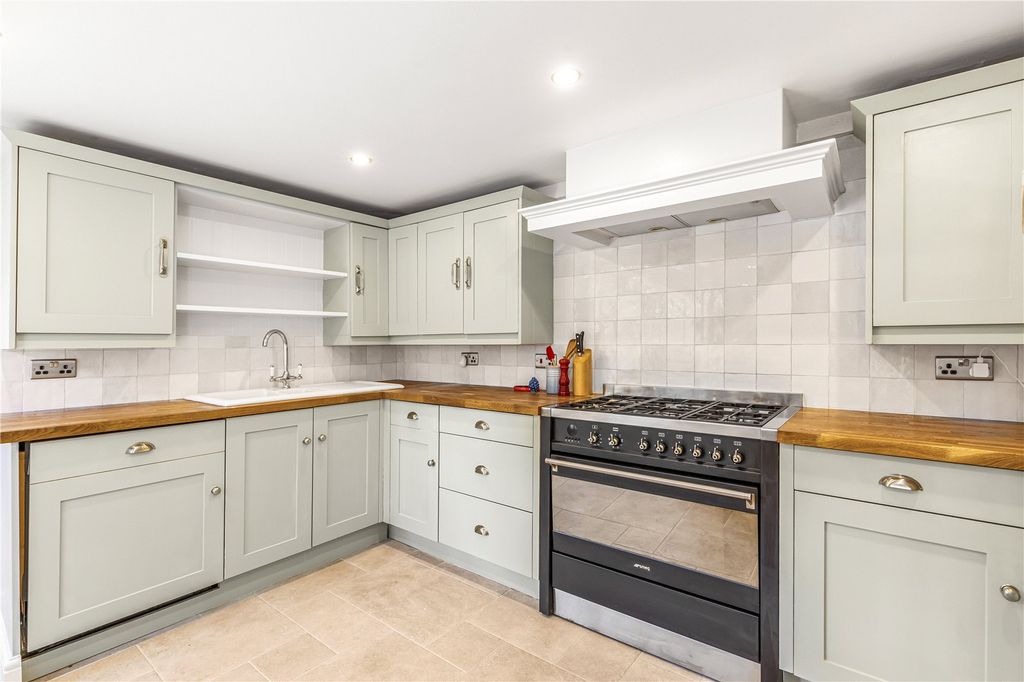 Property photo 2 of 17 Kitchen