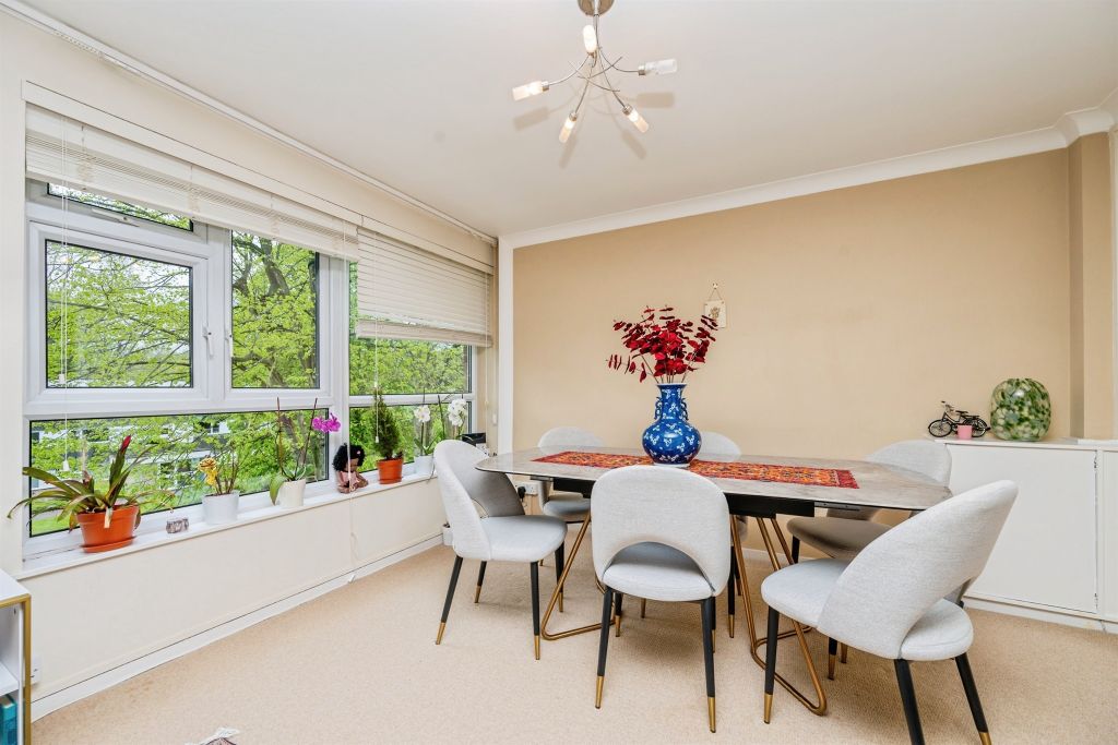 Property photo 3 of 20