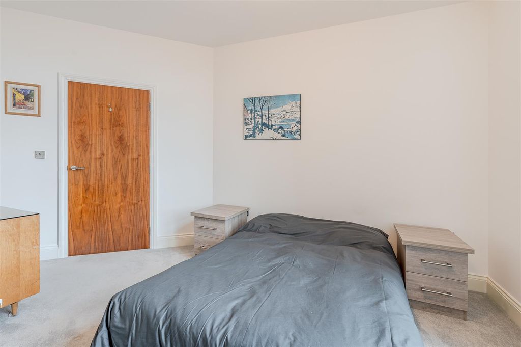 Property photo 3 of 13 Bedroom 2