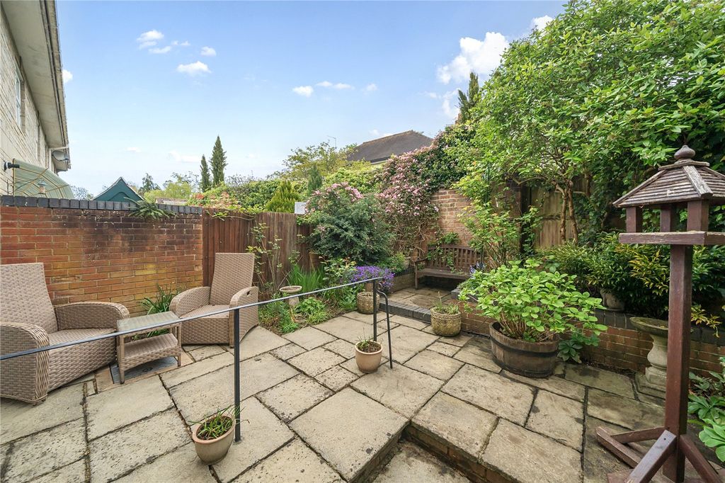Property photo 2 of 20 Picture No. 12