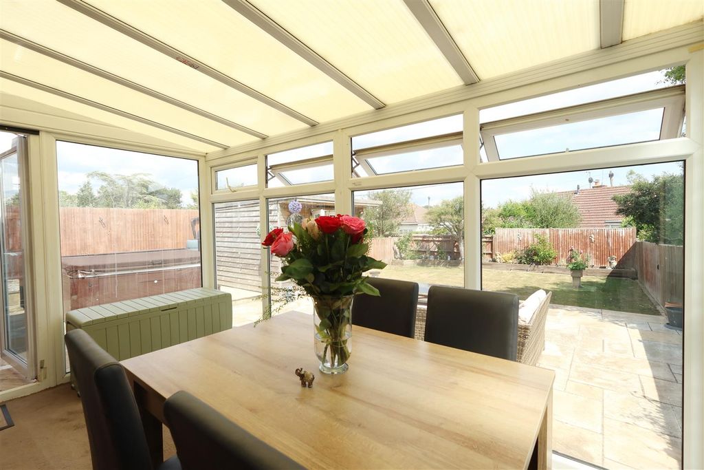 Property photo 3 of 22 Conservatory