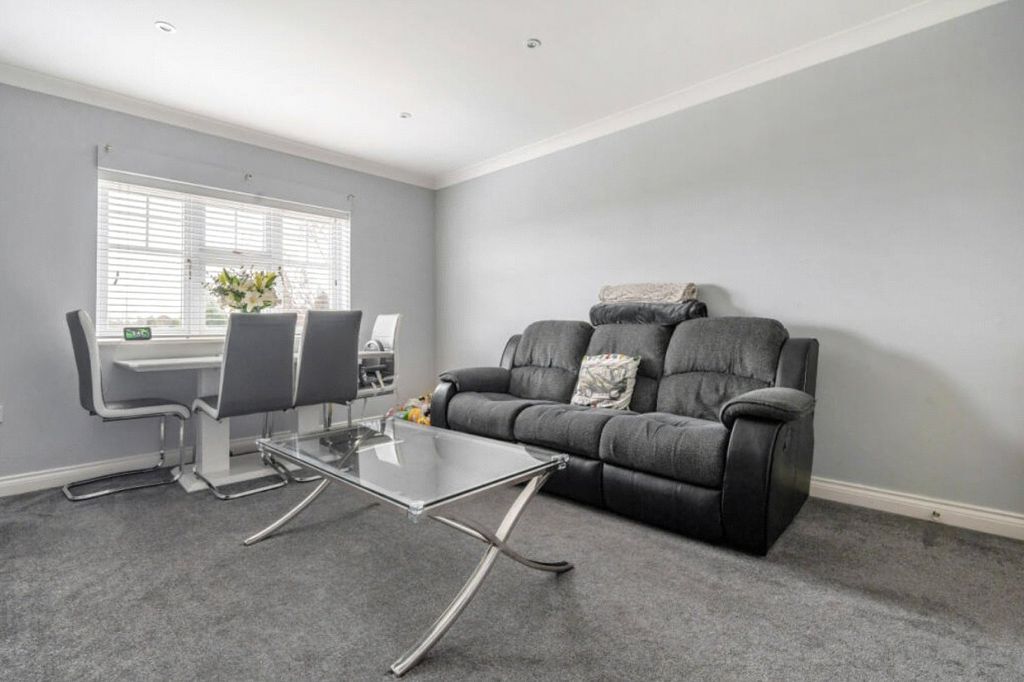 Property photo 2 of 8 Lounge/ Diner