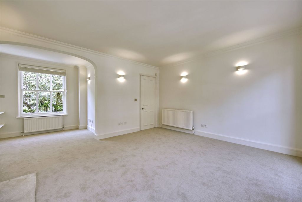 Property photo 3 of 13 Picture No. 23