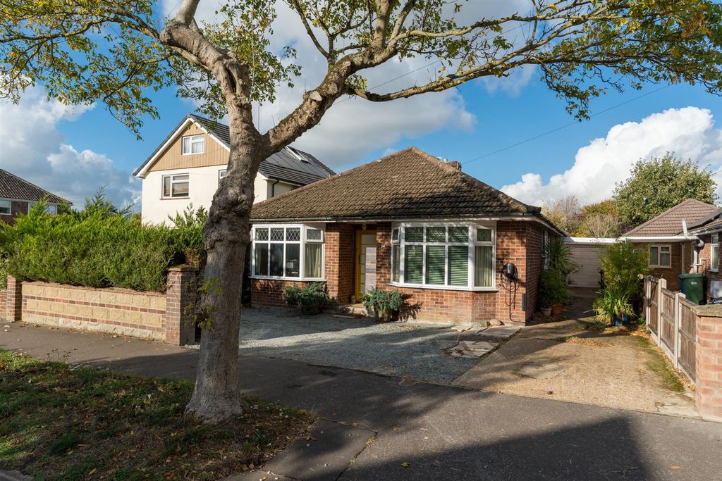 Property photo 1 of 20 34-Broadhurstrd-002.Jpg