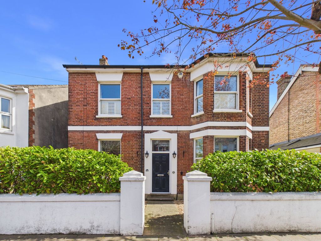 Property photo 1 of 27