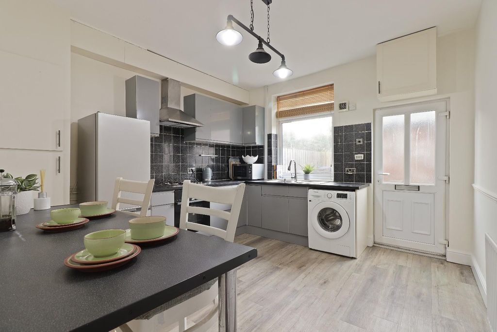 Property photo 1 of 24 Kitchen