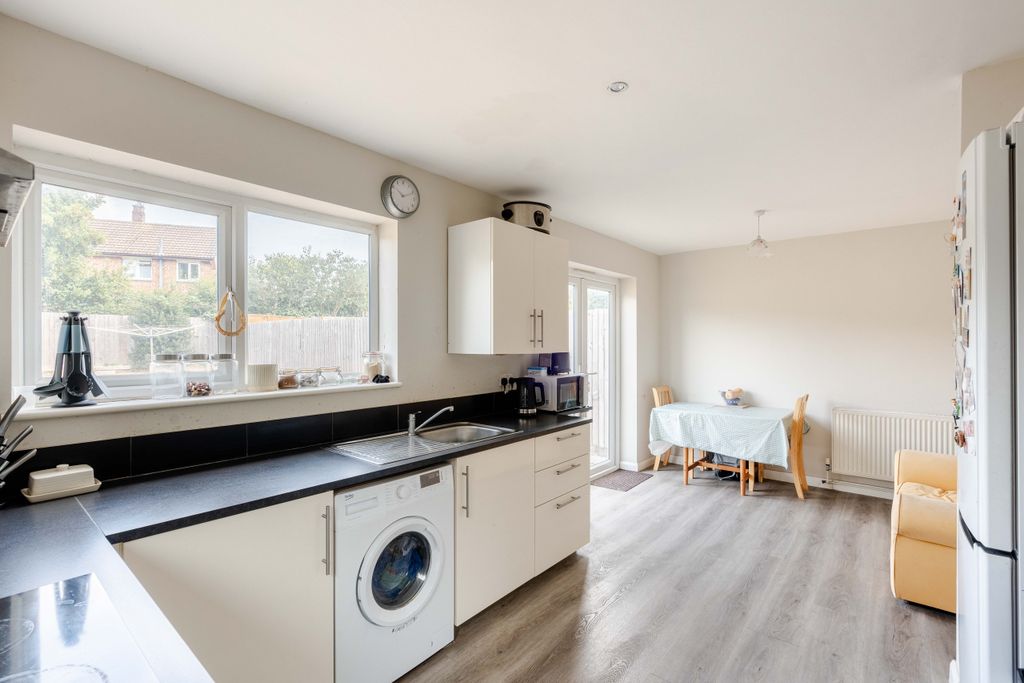Property photo 2 of 17 6