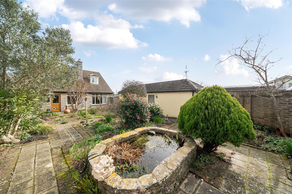 Property photo 3 of 20 1422504-8-69A990F937699.Jpg