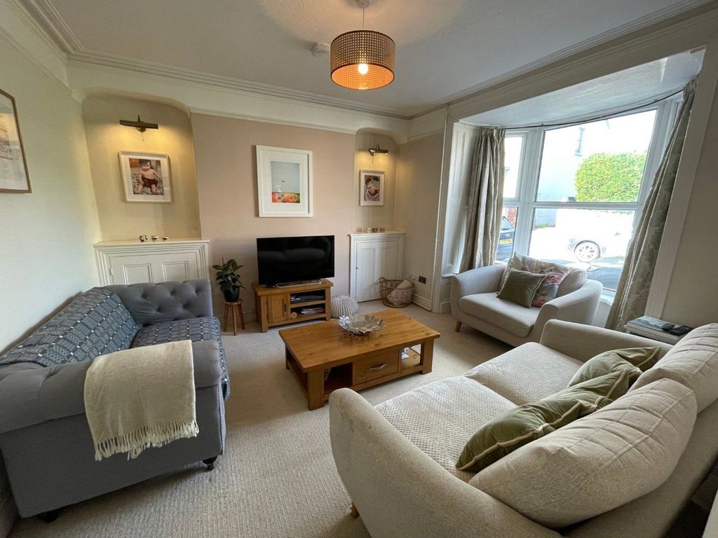 Property photo 2 of 13