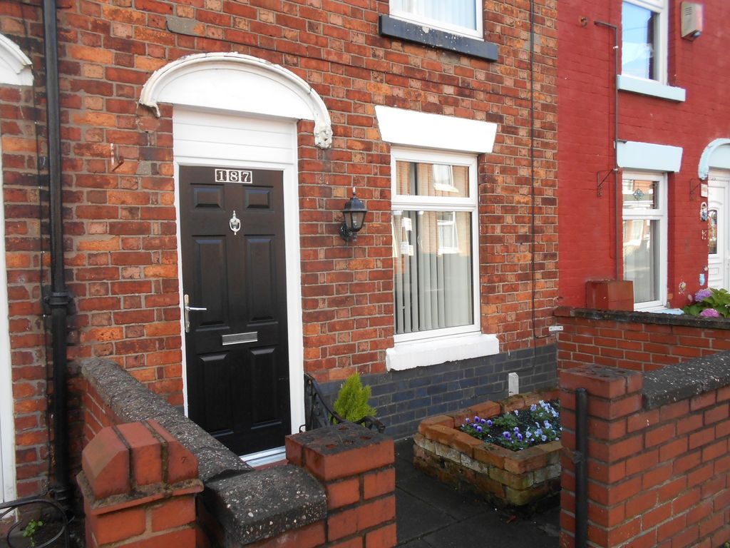 Property photo 1 of 8 Front
